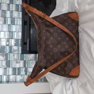 💯AUTHENTIC LOUIS VUITTON BOULOGNE  MONOGRAM LEATHER HANDBAG